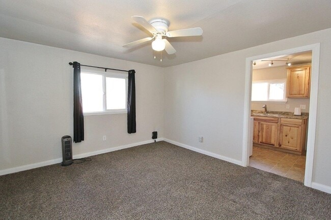 Building Photo - Charming Single-Level Home on the Bench