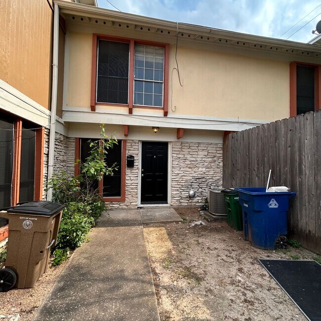 Building Photo - 7206 Creekside Dr