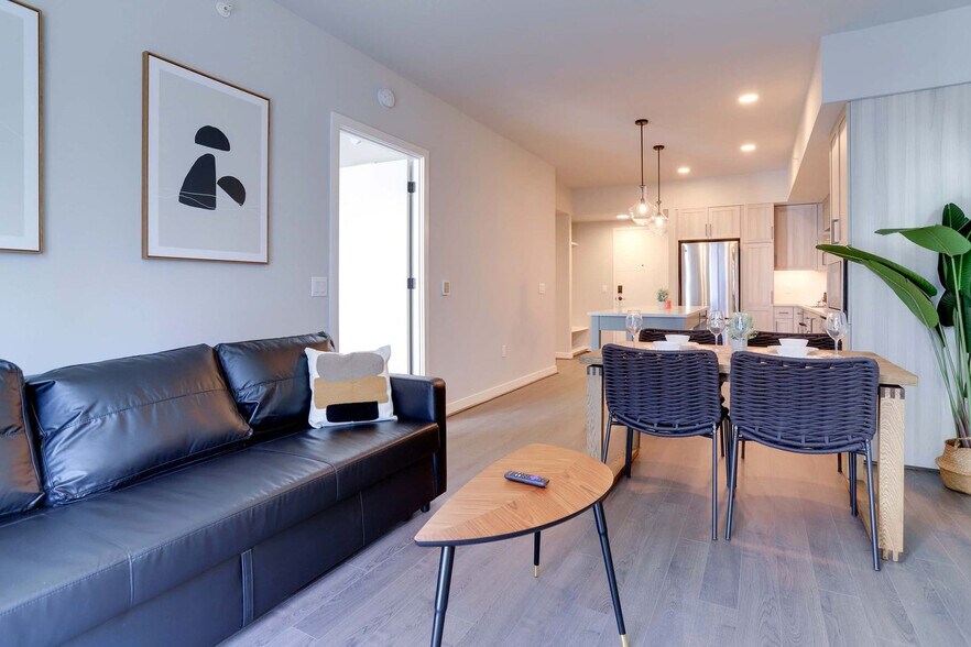 Building Photo - 1122 N Hudson St