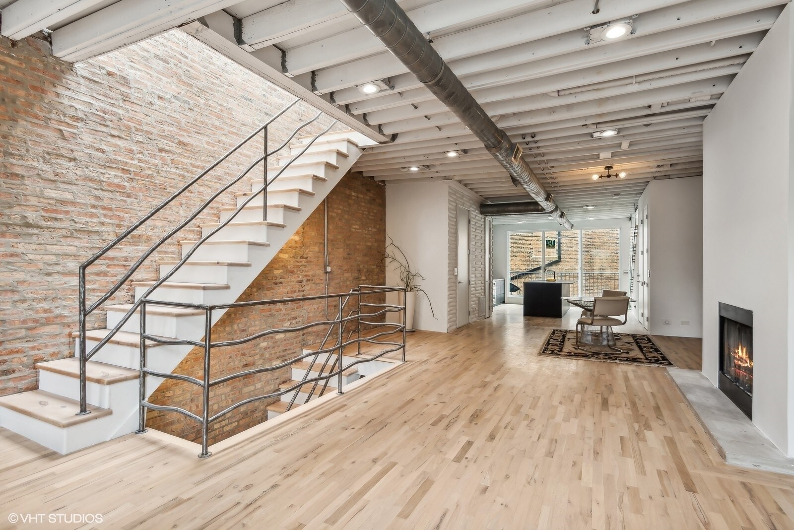 Building Photo - 2156 W Hubbard St