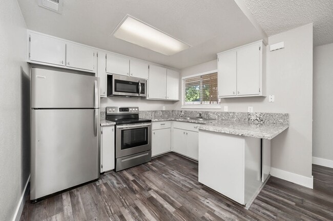 Building Photo - 209 Tahoe Ave