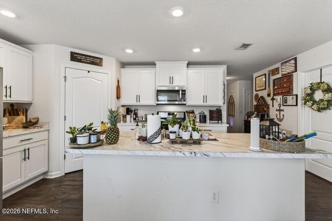 Building Photo - 152 Jarama Cir