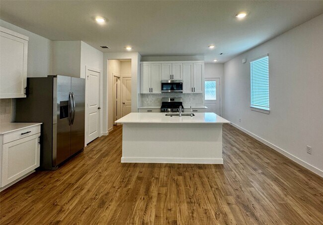 Building Photo - 2142 Olivos St