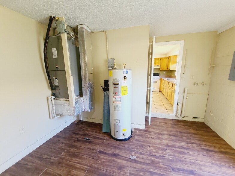 Building Photo - 4747 15th Ave S