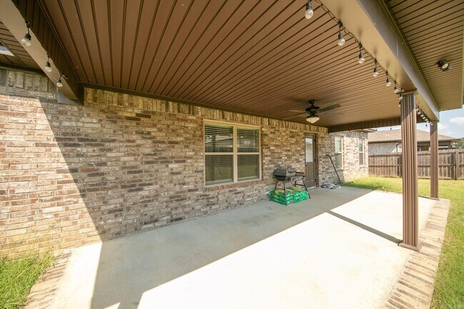 Building Photo - 15 Cimarron Cir