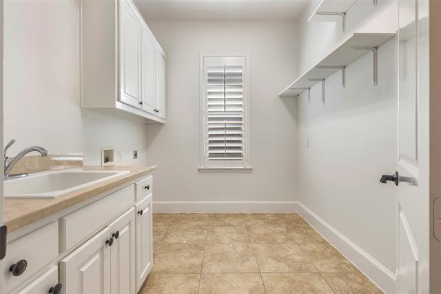 Building Photo - 3976 Chevy Chase Ln