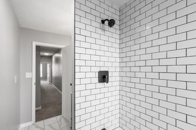 Building Photo - 848 Oak St