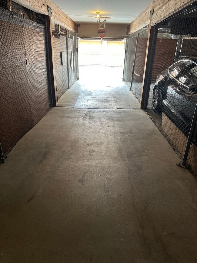 Building Photo - Fashion Valley 2Br/2Ba Condo with 2 car ga...