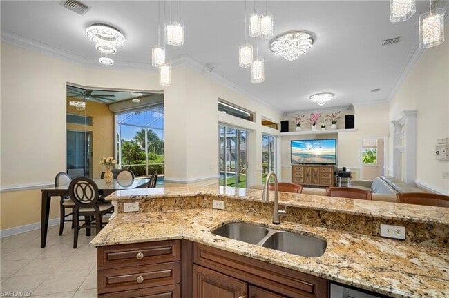 Building Photo - 5024 SW 8th Pl