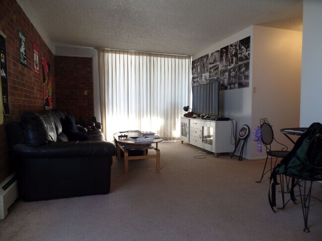 Building Photo - Rare 1-bed Boulder Condo on 7th Floor, Fantastic Views of Flatirons