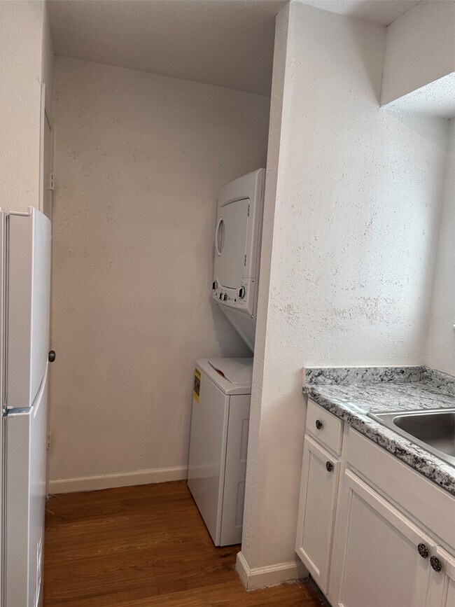Building Photo - 12615 Brookglade Cir