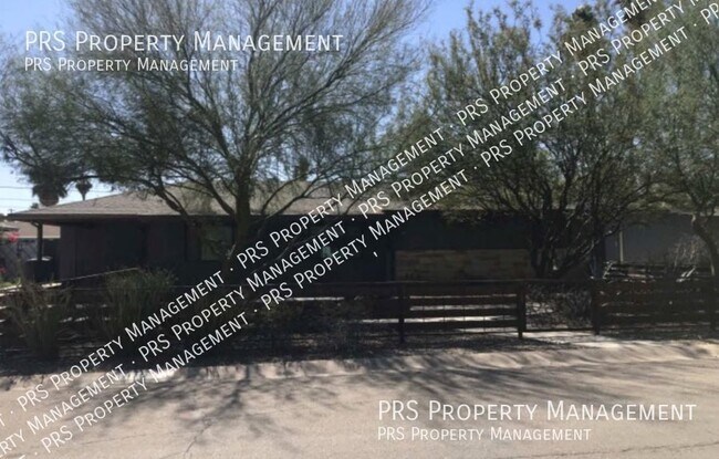 Building Photo - 603 E Solana Dr