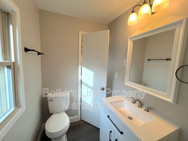 Building Photo - 613 Dr M.L.K. Jr. Way