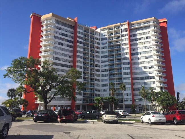 Building Photo - 1301 NE Miami Gardens Dr
