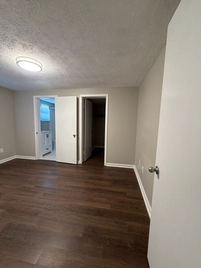 Building Photo - 2515 Cedar Ln