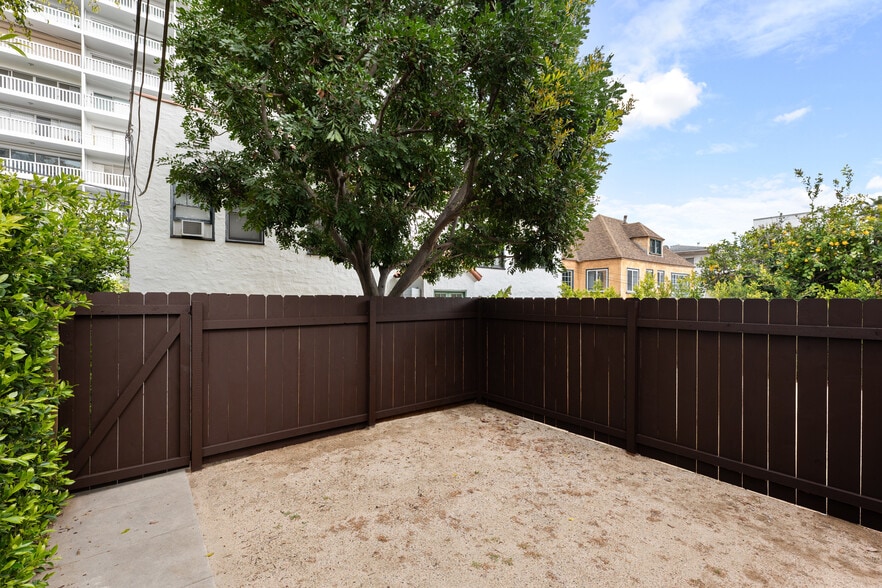 Outdoor private patio in backyard - 1020 Carol Dr