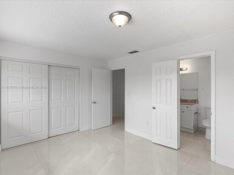 Building Photo - 1790 W 58th St