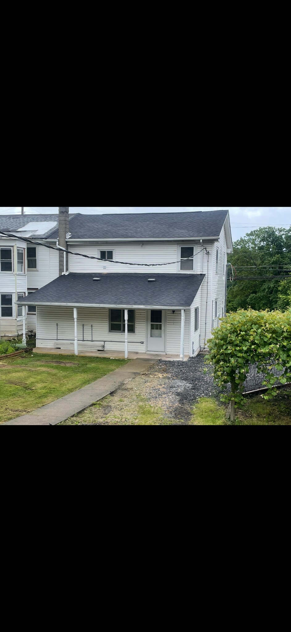 Building Photo - 192 Mahanoy St