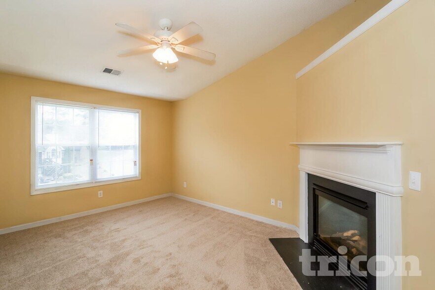 Building Photo - 500 Devcon Ln