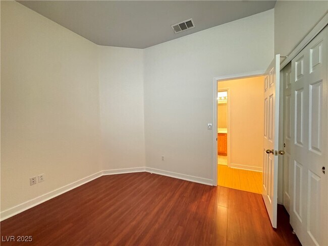Building Photo - 10137 Crest Brook Pl
