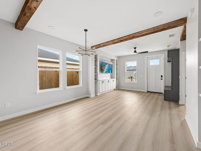 Building Photo - 517 E 8th St