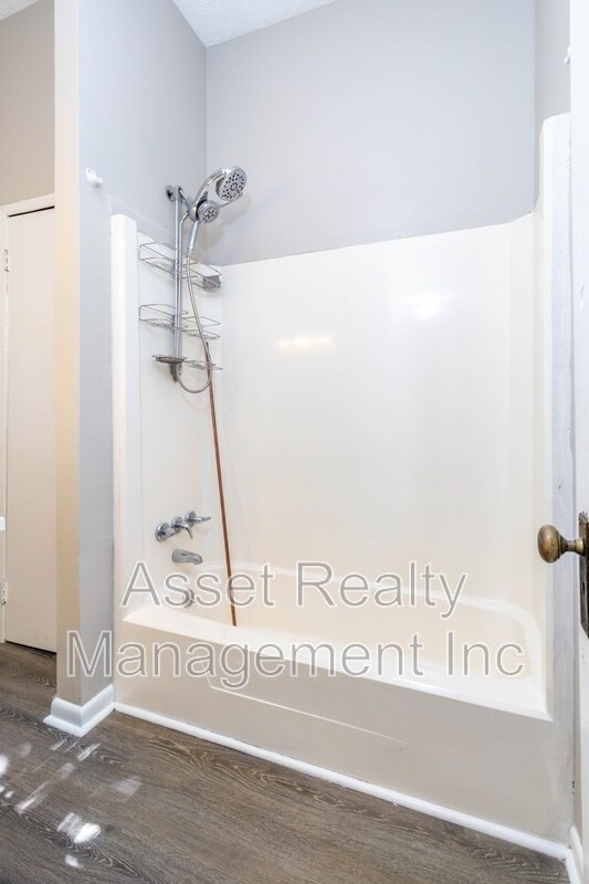 Building Photo - 602 Caswell Ave
