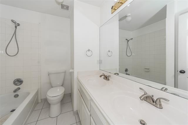 Building Photo - 6001 Pinwood Cir