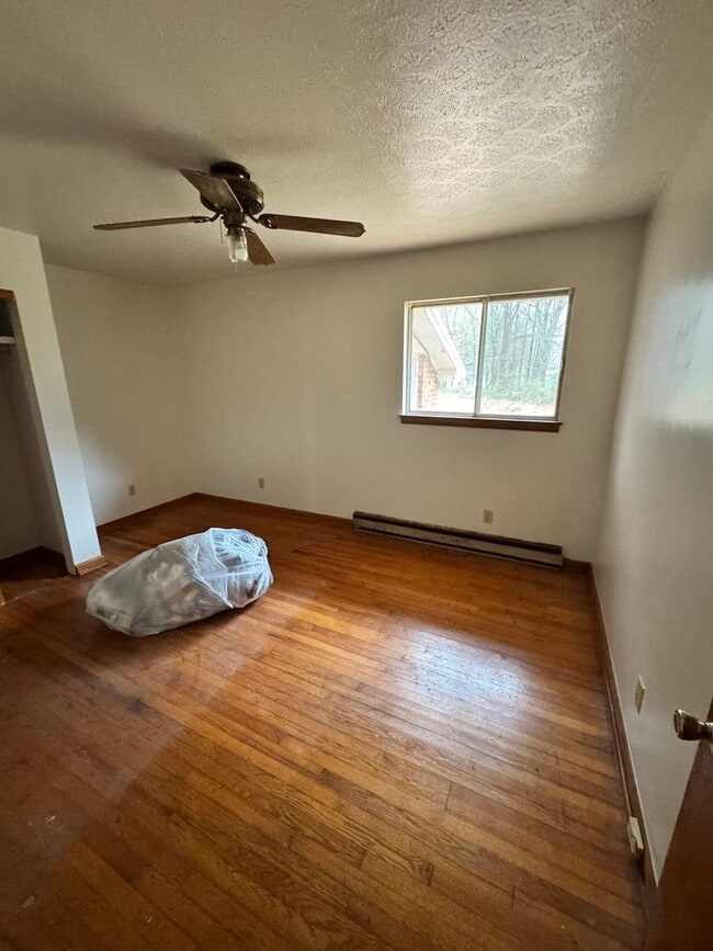 Building Photo - 2/1 outside city limits of Shelby, NC