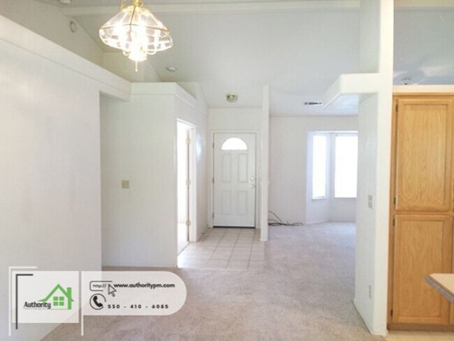 Building Photo - 3323 Forest Homes Dr