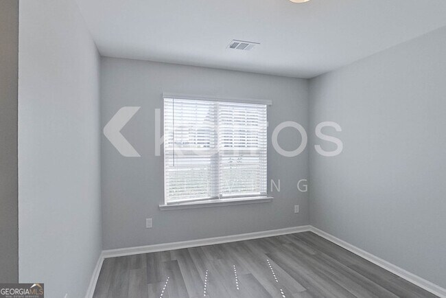 Building Photo - 102 Colonial Wy