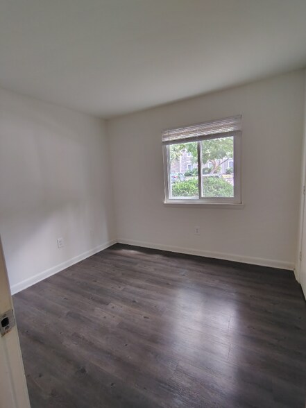 Building Photo - 600 Reusens Rd