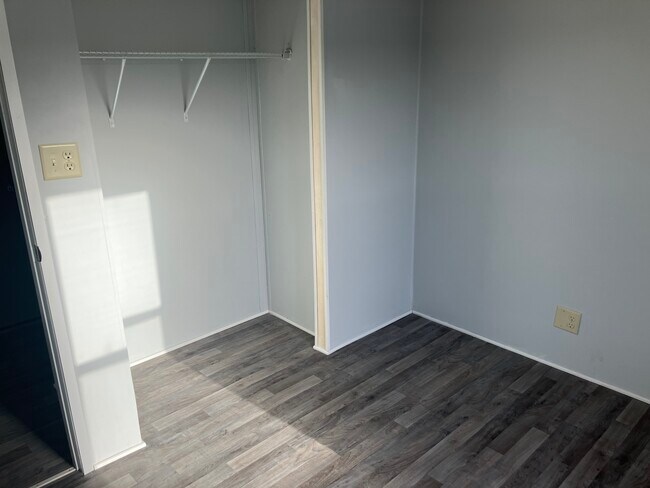 Building Photo - 55 E Riling St