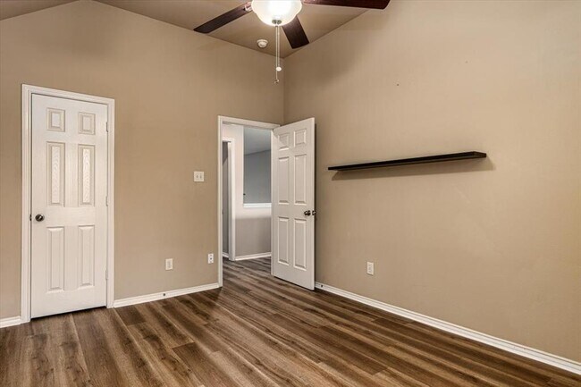 Building Photo - 4531 Long Creek Dr