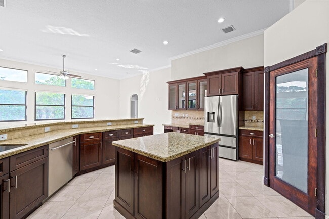 Building Photo - 16596 82nd Rd N