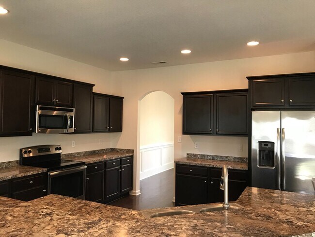 Building Photo - Regal Home on Regatta Way!