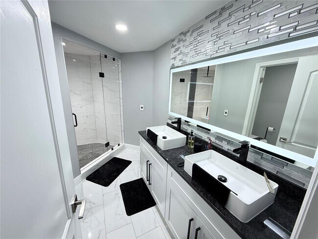 Building Photo - 128 Sandalwood Dr