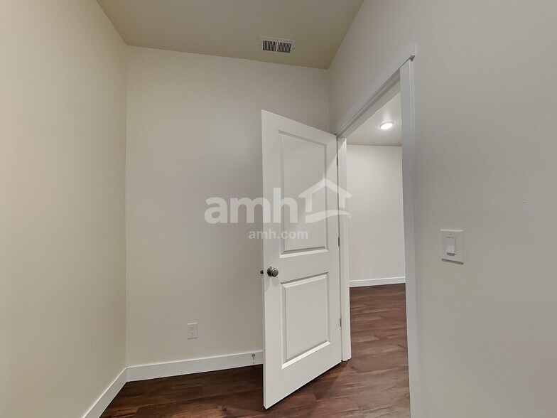 Building Photo - 7918 Verona Loop