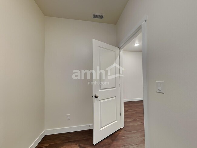 Building Photo - 7918 Verona Loop