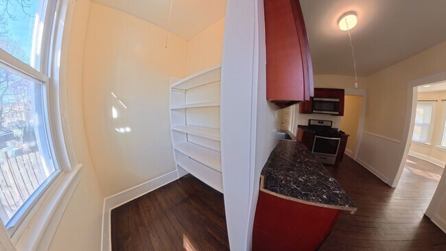 Building Photo - 65-67 Fox St