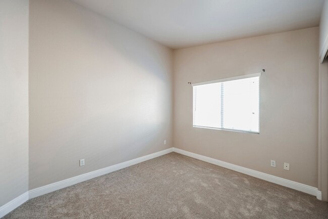 Building Photo - Beautiful Home in a Gated Community