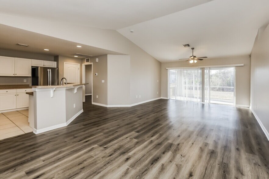 Building Photo - 2511 28th St W