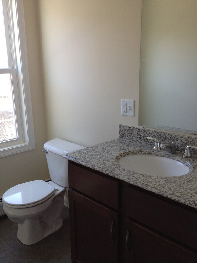 Building Photo - 21 Nassau St