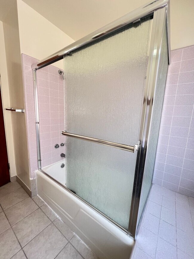 Building Photo - LEB