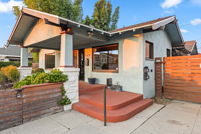 Building Photo - 732-736 Redondo Ave