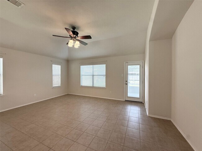 Building Photo - 24810 Lazy Tee Ln