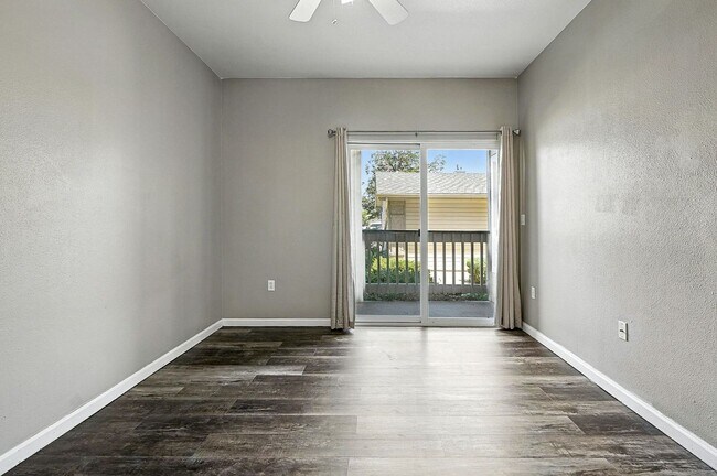 Building Photo - Immaculate Updated 2-Bedroom, 2-Bath Ground-Level Condo in Broomfield  - Miramonte Ranch