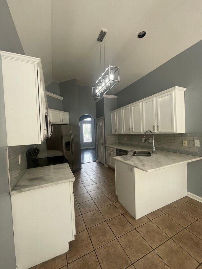 Building Photo - 237 Camden Lake Dr