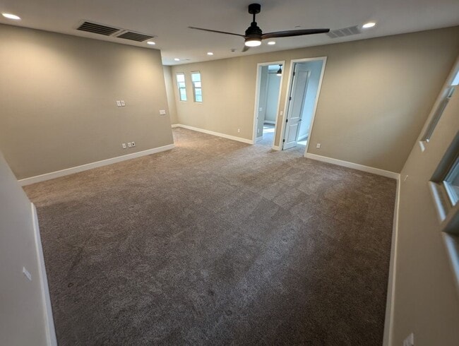 Building Photo - 11816 River Hawk Ave