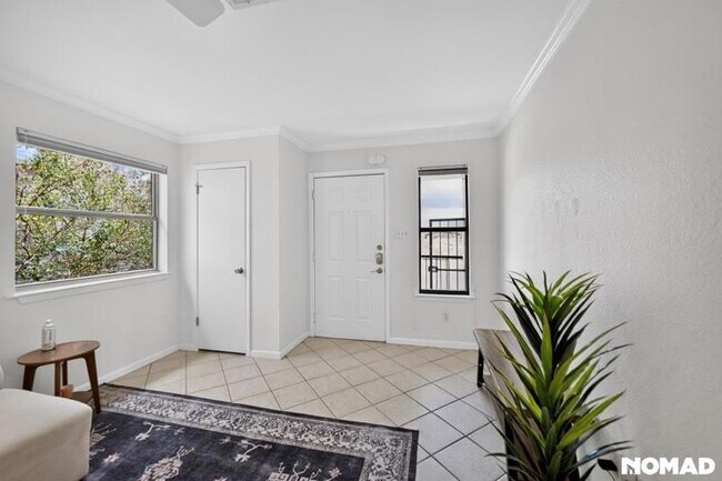 Building Photo - 2104 Cullen Ave