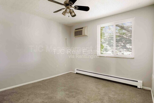 Building Photo - 1138 Corona St